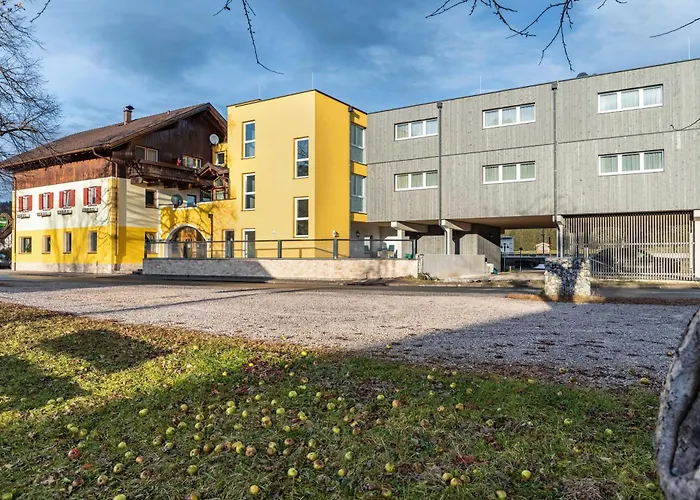 Zum Schwanen - 5 *